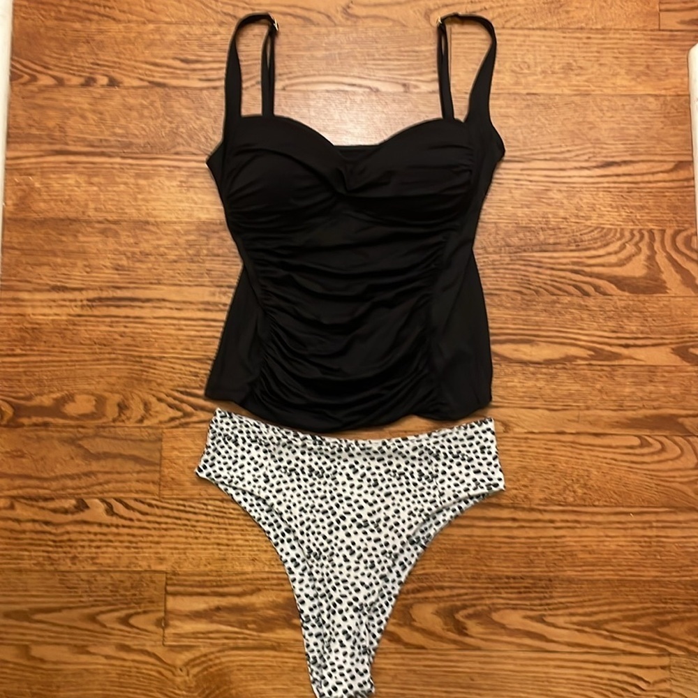 Women’s Swimsuit Swimwear Black 2 piece set women’s beachwear 2 piece set size M
